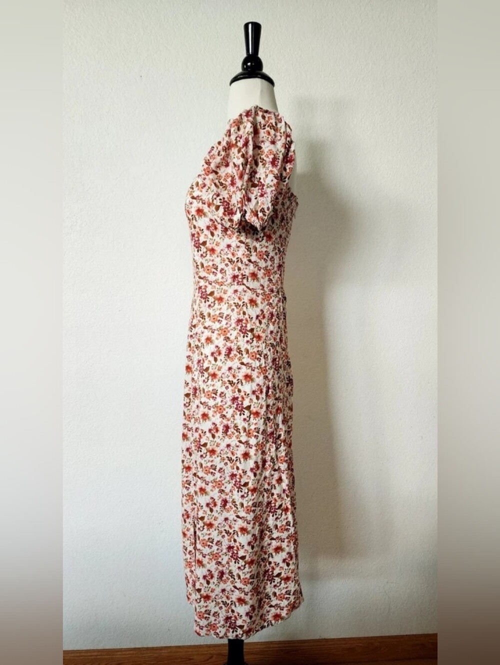 Floral Puff-Sleeve Square Neck Midi Dress in Cream and Red - Picture 2 of 4
